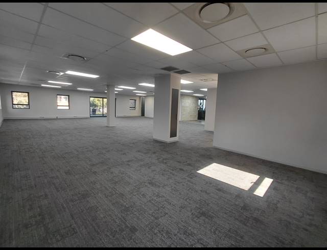249M² OFFICE TO LET IN BRYANSTON